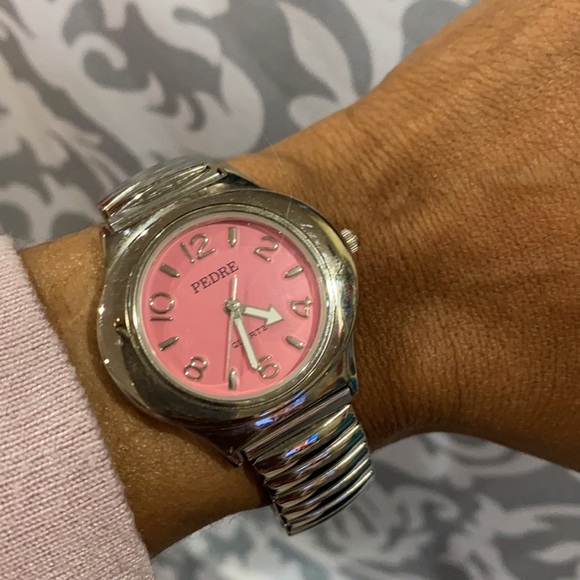 Female watches - Picture 2 of 3